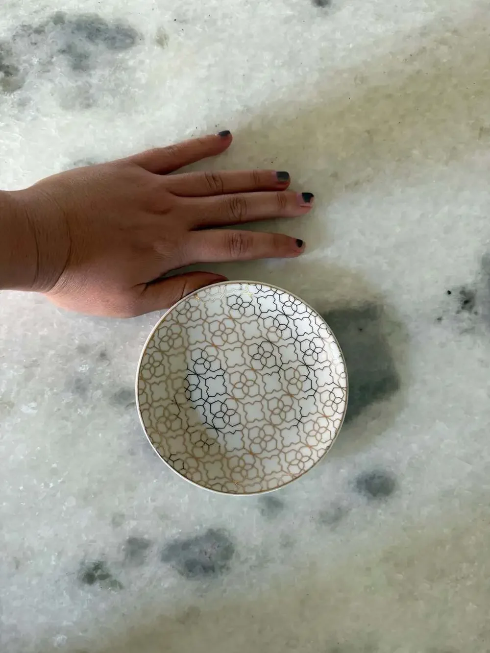 Kendra Scott Ceramic Filigree Ring Dish Gold and White